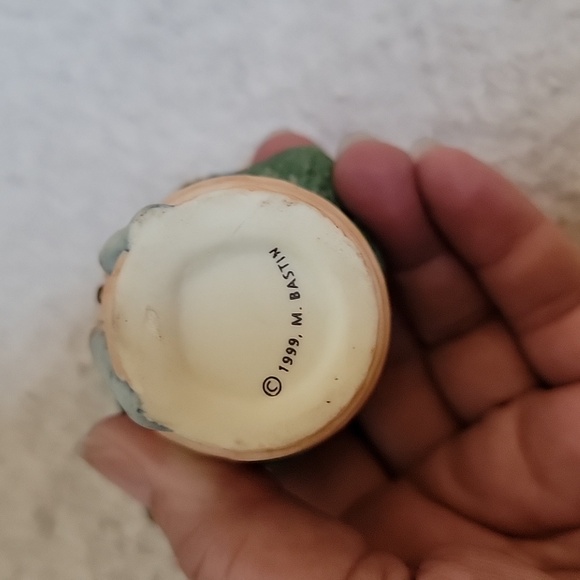 M Bastin Porcelain Rabbit Topiary Tr8nket Box - Picture 2 of 4